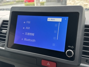 ハイエースバン新型ハイエース　コンプリートカー
