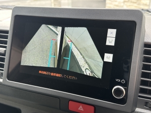 ハイエースバン新型ハイエース　コンプリートカー