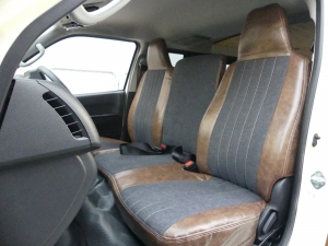 ハイエースバン新型ハイエース　コンプリートカー