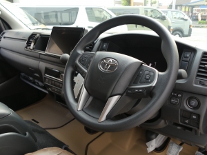 ハイエースワゴン新車カスタムコンプリート