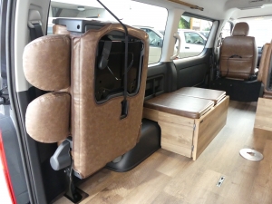ハイエースワゴン新車カスタムコンプリート
