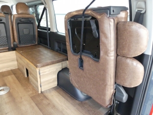 ハイエースワゴン新車カスタムコンプリート