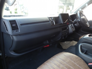 ハイエースワゴン新車カスタムコンプリート