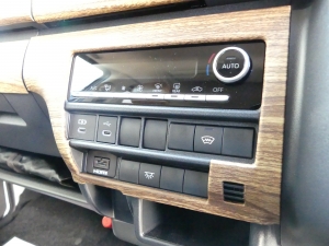 ハイエースワゴン新車カスタムコンプリート