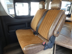 ハイエースワゴン新車カスタムコンプリート