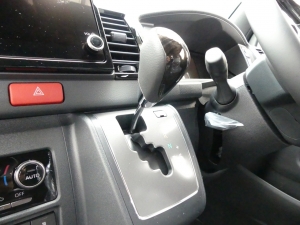 ハイエースバン新型　モデルチェンジ　改良後