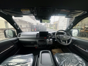 ハイエースバン新型　モデルチェンジ　改良後