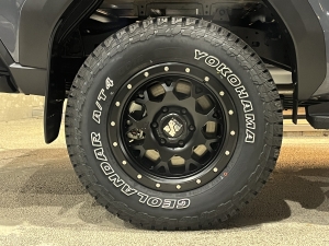 ハイラックス新型ハイラックスピックアップ　GUN226