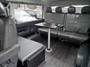 ハイエースワゴンキャンプ　車中泊　アウトドア　レジャー　内装架装