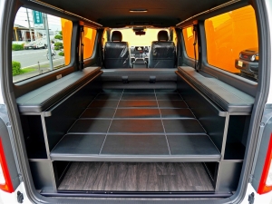 ハイエースバンディーゼル4WD　丸目カスタム　ネオクラシック