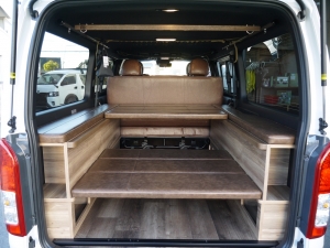 ハイエースＶディーゼル4WD　丸目カスタム　ネオクラシック