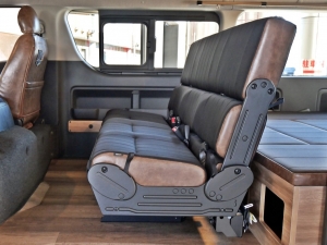 ハイエースワゴン新車コンプリート　ハイエースワゴン２ＷＤ