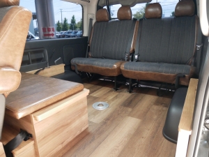 ハイエースワゴン１０人乗り　車中泊できる街乗り仕様車