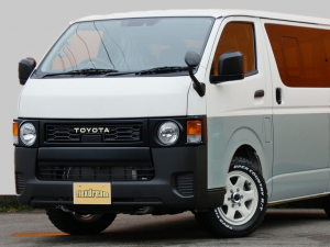 ハイエースバン新車ハイエースDX　丸目カスタム