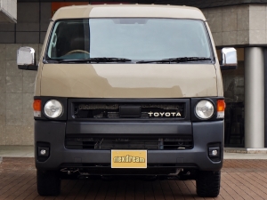 ハイエースＶ 9型一部改良　ガソリン4WD　アースカラーパッケージ：ベージュ