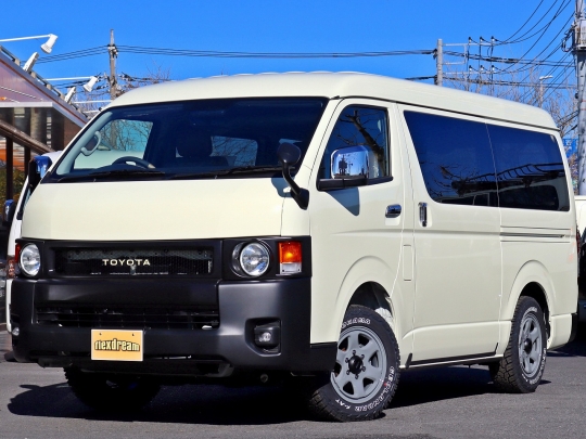 ハイエースＶ特設カラーライトイエロー　安全装備付き