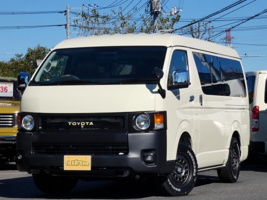 ハイエースＶ特設カラーライトイエロー　安全装備付き