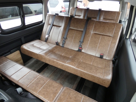 ハイエースＷ新車コンプリート　ハイエースワゴン２ＷＤ