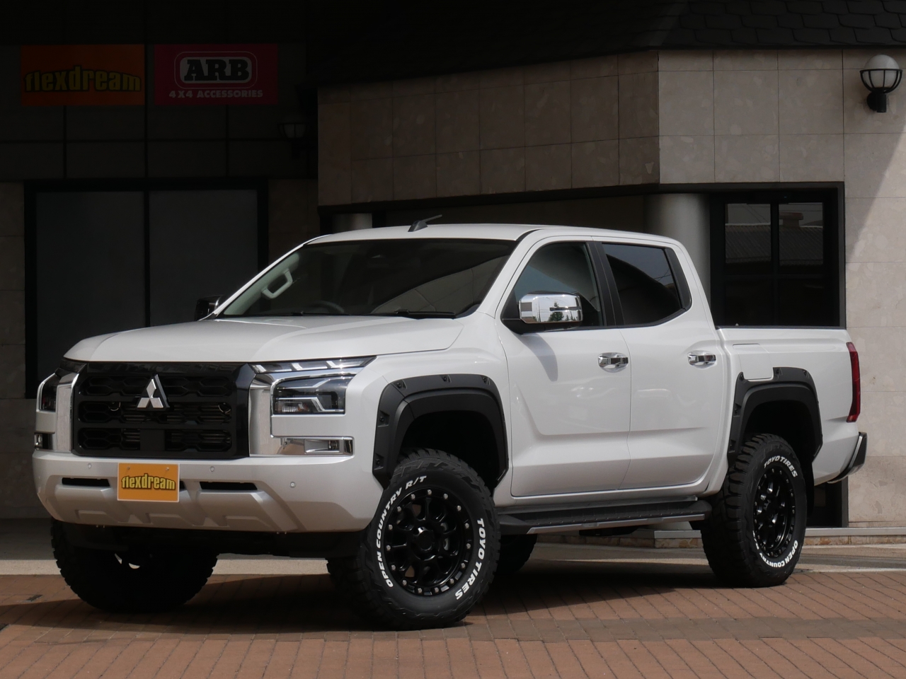 トライトン　４ＷＤ