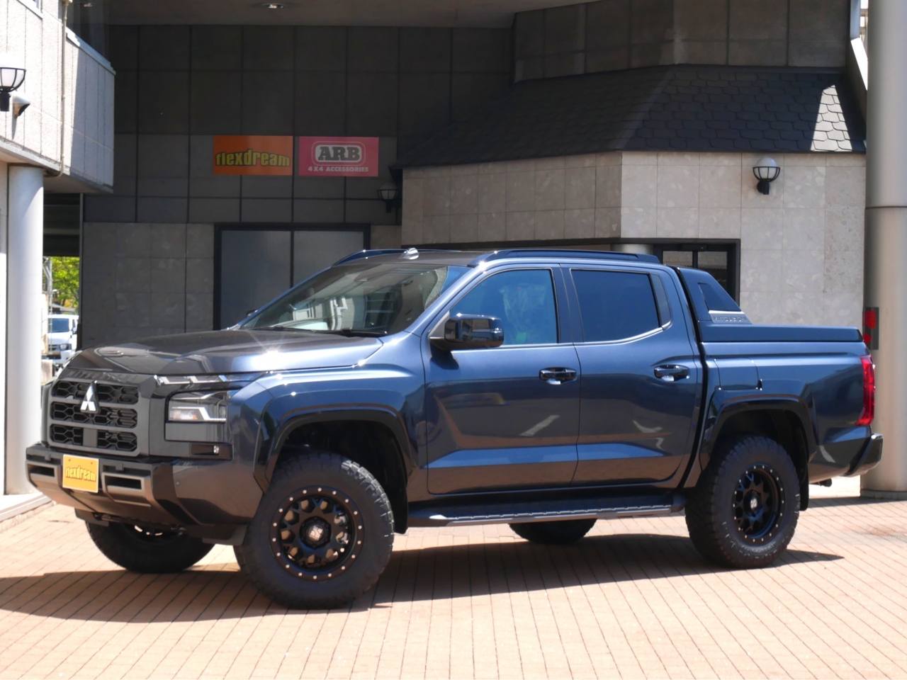 トライトン　４ＷＤ