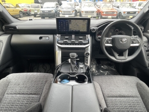 ランドクルーザー３００新型ランクル300　ツインターボ