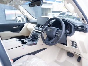 ランドクルーザー３００新型ランクル300　ZX　ガソリンツインターボ