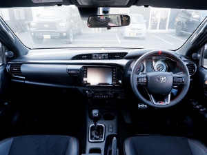 ハイラックス一部改良モデル 新型ハイラックスGR-SPORT