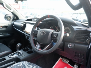 ハイラックス一部改良モデル 新型ハイラックスGR-SPORT