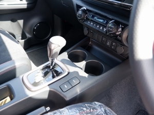 ハイラックスGRスポーツ 新型ハイラックスGR-SPORT