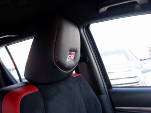 ハイラックスGRスポーツ 新型ハイラックスGR-SPORT