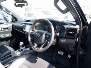 ハイラックスGRスポーツ 新型ハイラックスGR-SPORT