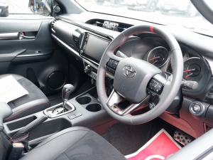 ハイラックスGRスポーツ 新型ハイラックスGR-SPORT