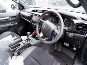 ハイラックスGRスポーツ 新型ハイラックスGR-SPORT