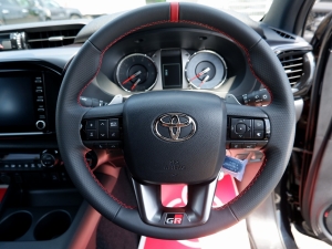 ハイラックスGRスポーツ 新型ハイラックスGR-SPORT