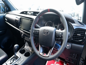 ハイラックスGRスポーツ 新型ハイラックスGR-SPORT