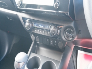 ハイラックスGRスポーツ 新型ハイラックスGR-SPORT