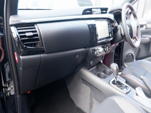 ハイラックスGRスポーツ 新型ハイラックスGR-SPORT