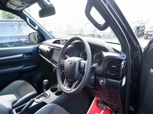 ハイラックスGRスポーツ 新型ハイラックスGR-SPORT