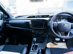 ハイラックスGRスポーツ 新型ハイラックスGR-SPORT