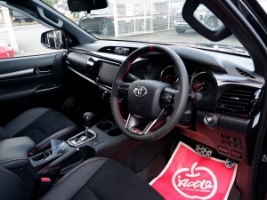 ハイラックスGRスポーツ 新型ハイラックスGR-SPORT