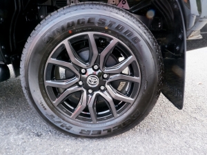 ハイラックスGRスポーツ 新型ハイラックスGR-SPORT