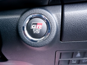 ハイラックスGRスポーツ 新型ハイラックスGR-SPORT