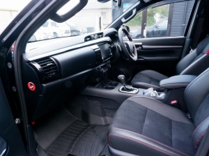 ハイラックスGRスポーツ 新型ハイラックスGR-SPORT