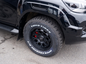 ハイラックスGRスポーツ 新型ハイラックスGR-SPORT