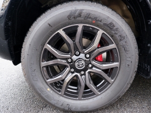 ハイラックスGRスポーツ 新型ハイラックスGR-SPORT