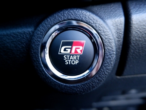 ハイラックスGRスポーツ 新型ハイラックスGR-SPORT