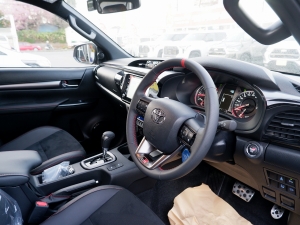 ハイラックスGRスポーツ 新型ハイラックスGR-SPORT