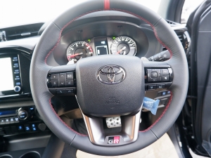ハイラックスGRスポーツ 新型ハイラックスGR-SPORT