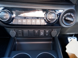 ハイラックスGRスポーツ 新型ハイラックスGR-SPORT