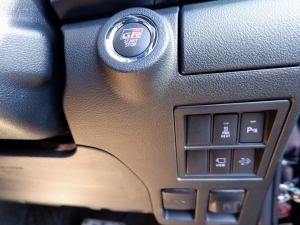 ハイラックスGRスポーツ 新型ハイラックスGR-SPORT